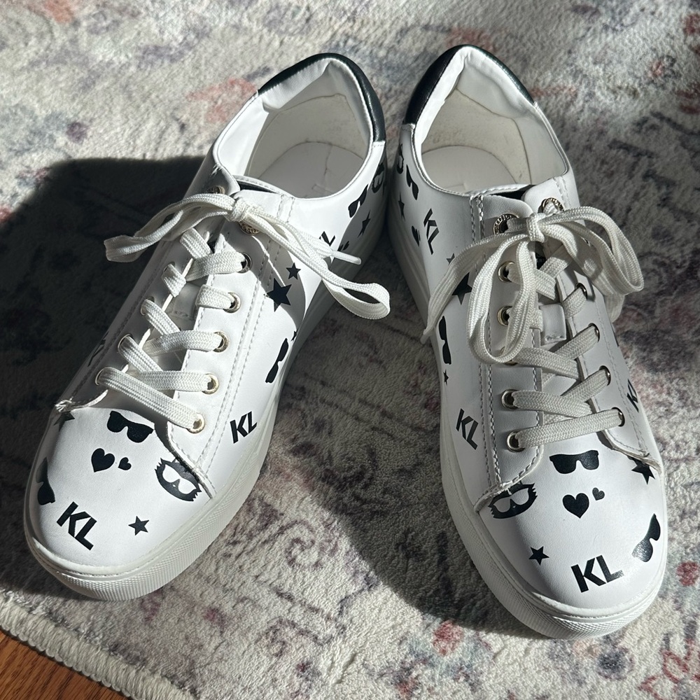 NEW Karl Lagerfeld White/Black Graphic Sneakers